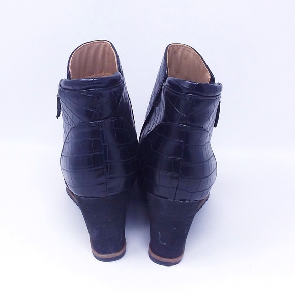 Naturalizer Women's Haley Black Croco Ankle Boot 10 - Picture 10 of 15